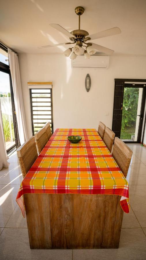 Villa Angelou - Sunlit Beach Getaway With Pool And Wifi Belle Mare Exterior foto