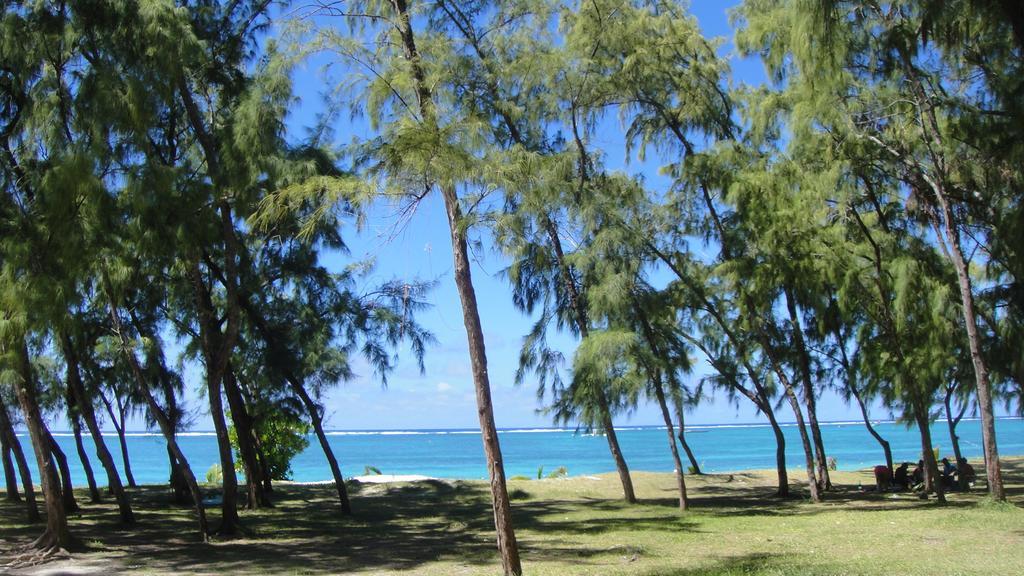 Villa Angelou - Sunlit Beach Getaway With Pool And Wifi Belle Mare Exterior foto